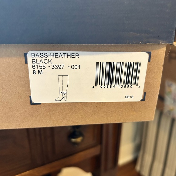 Women’s Bass boots - Picture 9 of 9